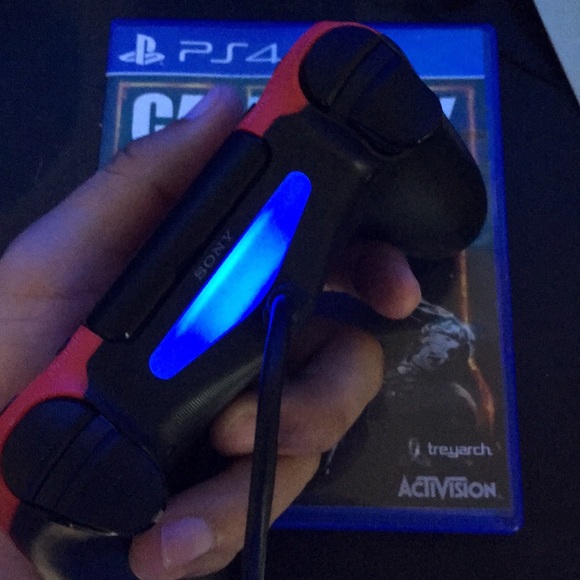 PS4 controller (Red) - Picture 2 of 4